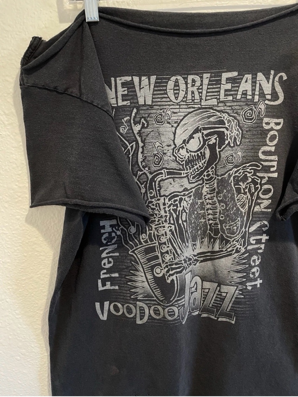 New Orleans Voodoo Jazz Off The Shoulder Tee Womens L Grunge Distressed Shirt - Picture 2 of 10